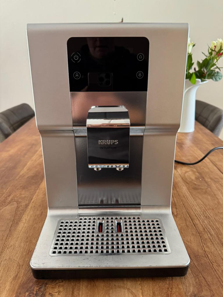 Krups volautomatische espressomachine EA875, Ophalen of Verzenden, Gebruikt, Espresso apparaat, Koffiebonen