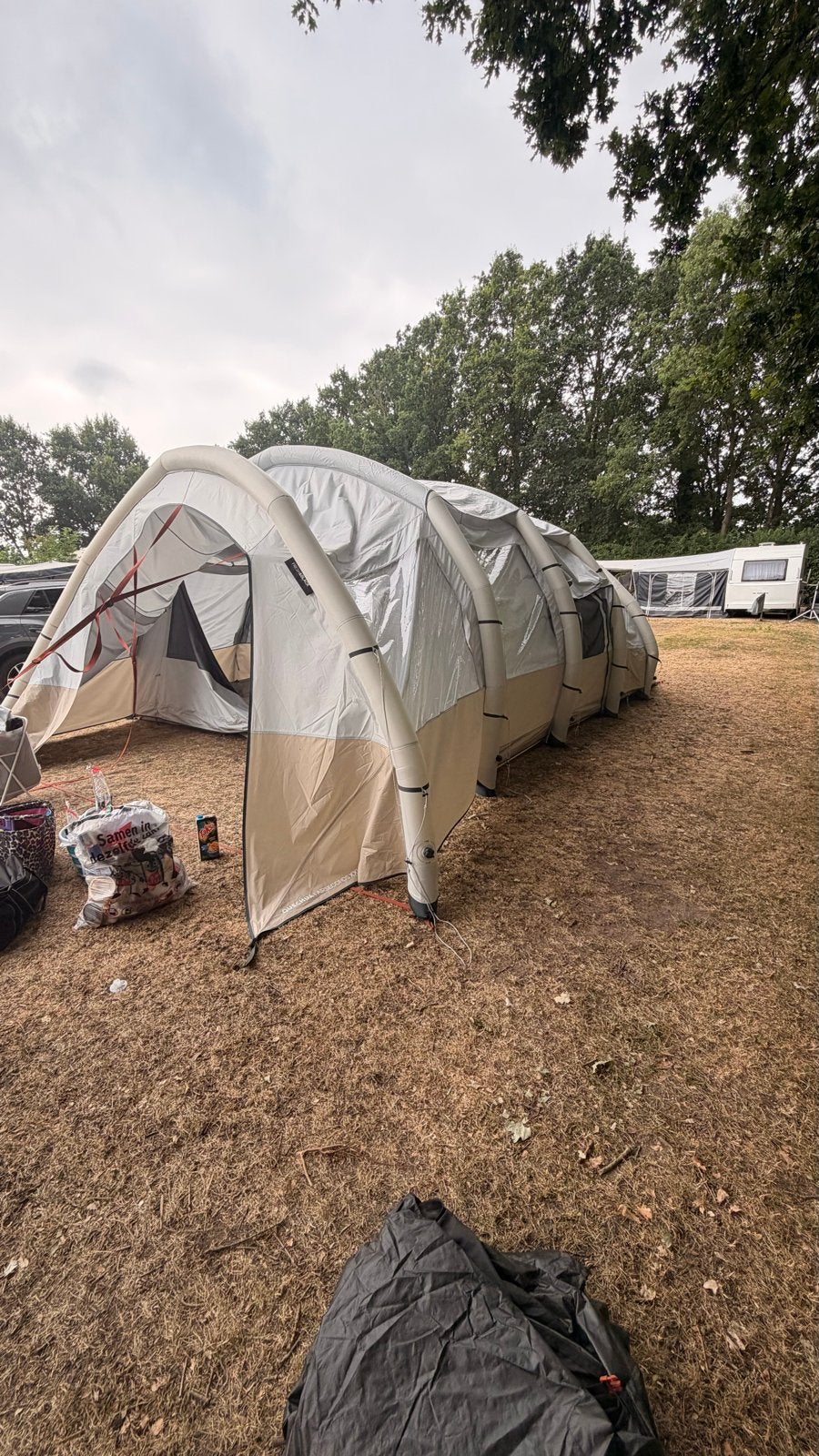 Ruime 8-persoons tent met garantie en extra kampeerartikelen, Ophalen of Verzenden, Zo goed als nieuw, Meer dan 6