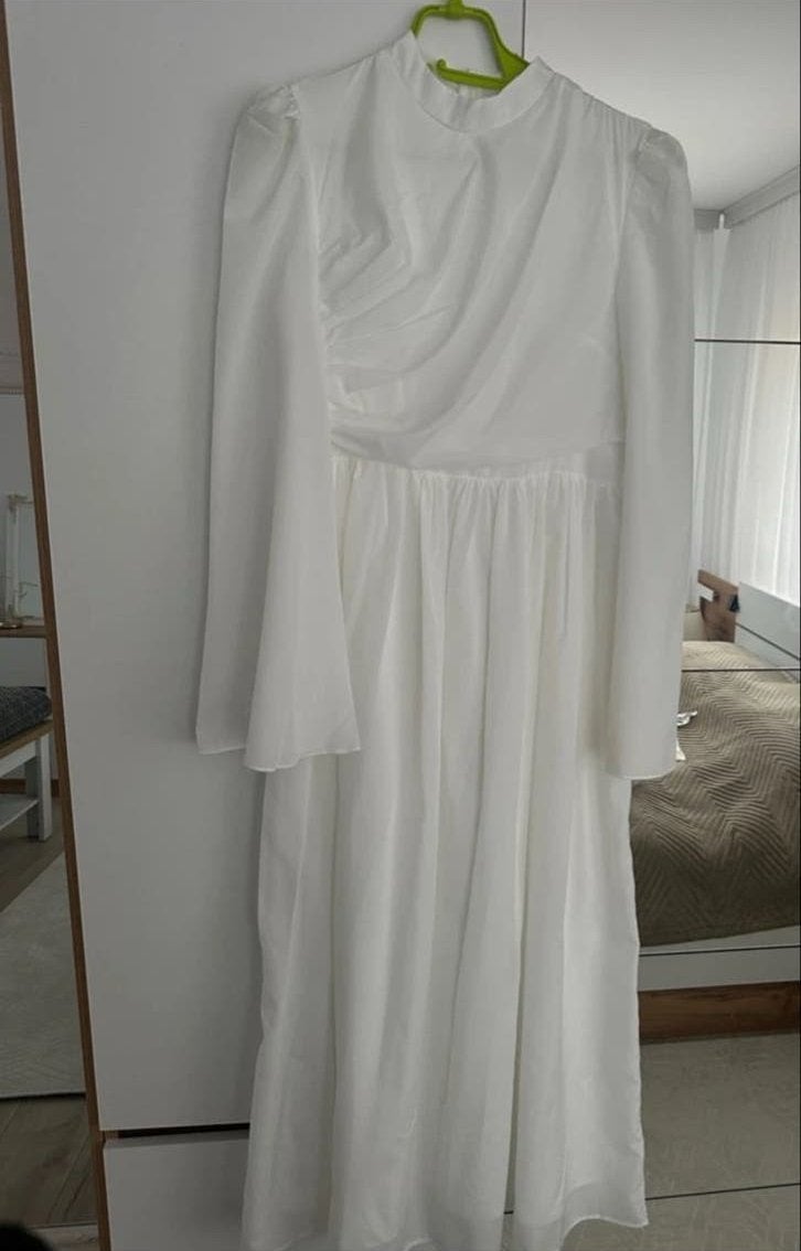 Elegante witte jurk met hoge hals en wijde mouwen, Kleding | Dames, Jurken, Wit, Ophalen of Verzenden, Zo goed als nieuw, Maat 36 (S)