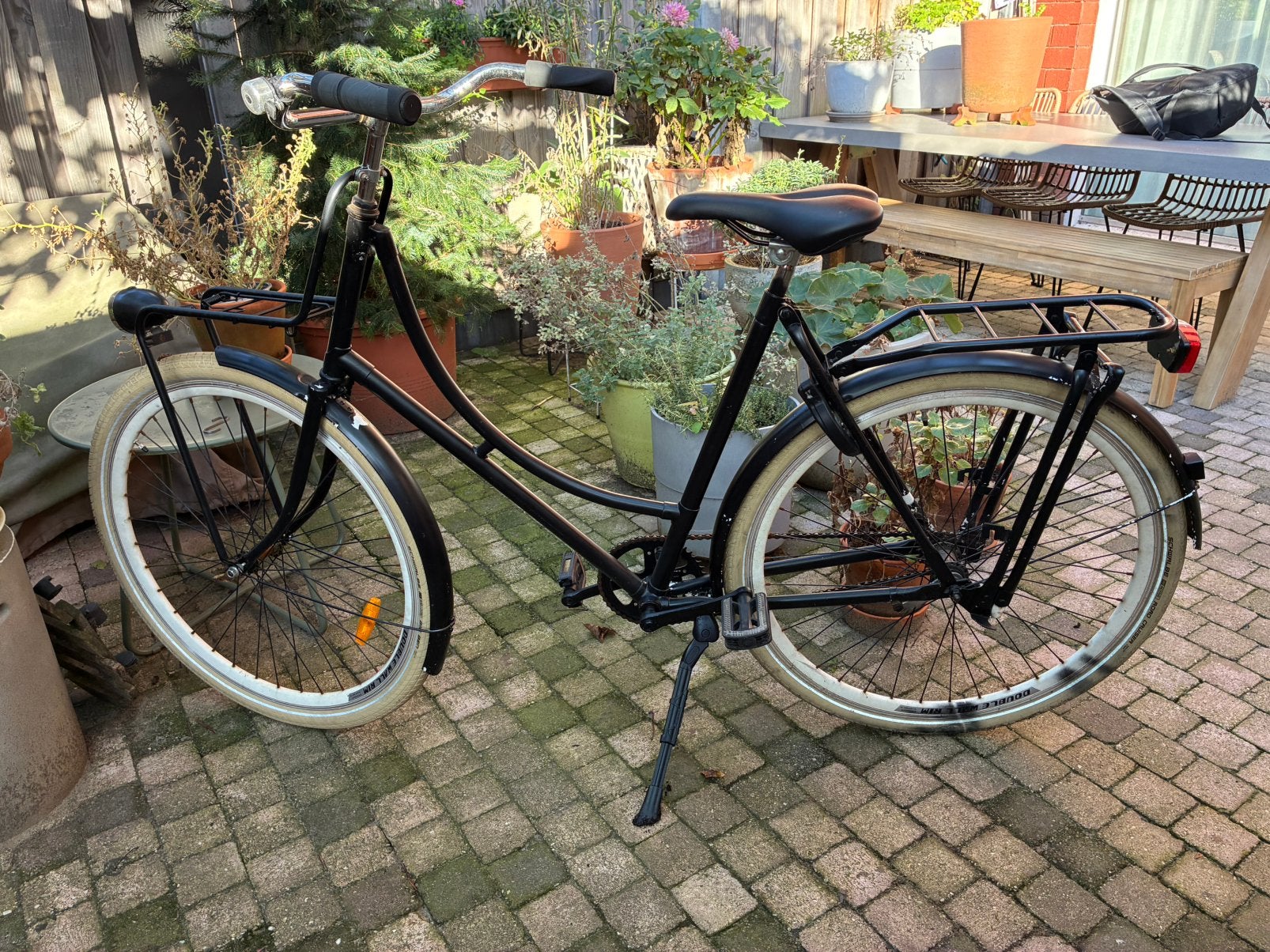 Oude fiets met voordrager, Ophalen, Gebruikt