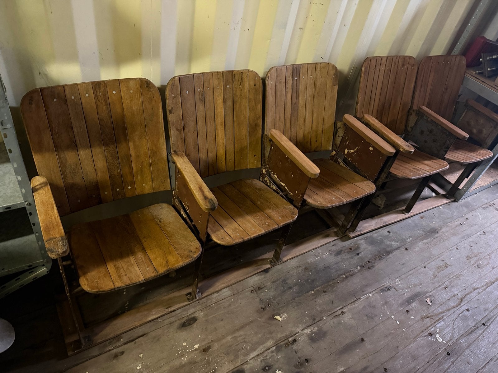 Vintage houten bioscoopstoelen - set van 6, Antiek en Kunst, Ophalen of Verzenden