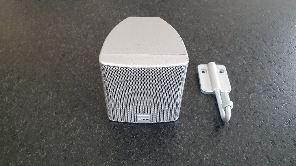 Canton CX compacte luidspreker met originele muurbeugel, Audio, Tv en Foto, Geschikt voor surround/home cinema, Gebruikt, 60 tot 120 watt