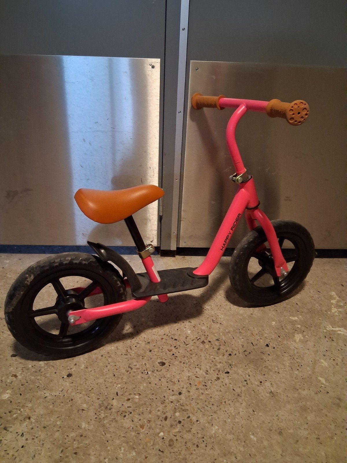 Roze Happy Rider Loopfiets - Perfect voor de kleintjes!, Kinderen en Baby's, Speelgoed | Buiten | Voertuigen en Loopfietsen, Ophalen of Verzenden