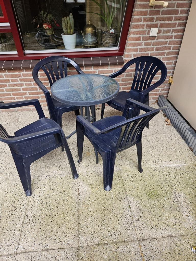 Leuk tuinsetje voor in de tuin of op je balkon, Tuin en Terras, Ophalen, Zo goed als nieuw, 4 zitplaatsen