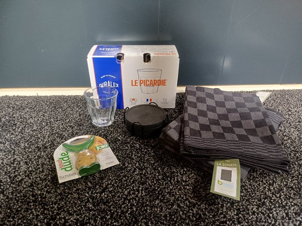 Uitzet, Huis en Inrichting, Keuken | Servies, Overige materialen, Overige typen, Nieuw, Ophalen of Verzenden