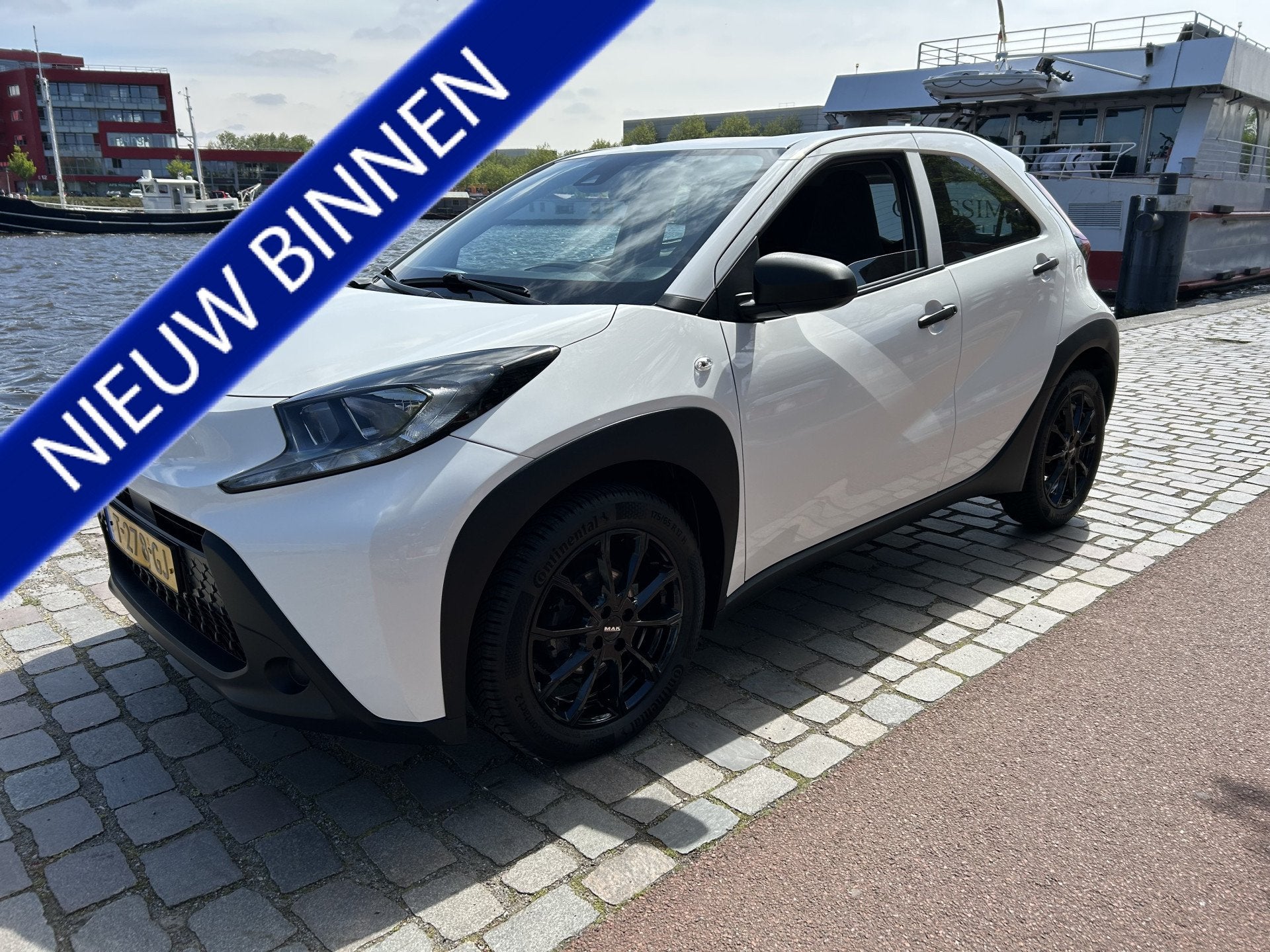 Toyota Aygo X 1.0 VVT-i MT Apple carplay airco 5 deurs, Auto's, Stof, Gebruikt, 4 stoelen, Wit
