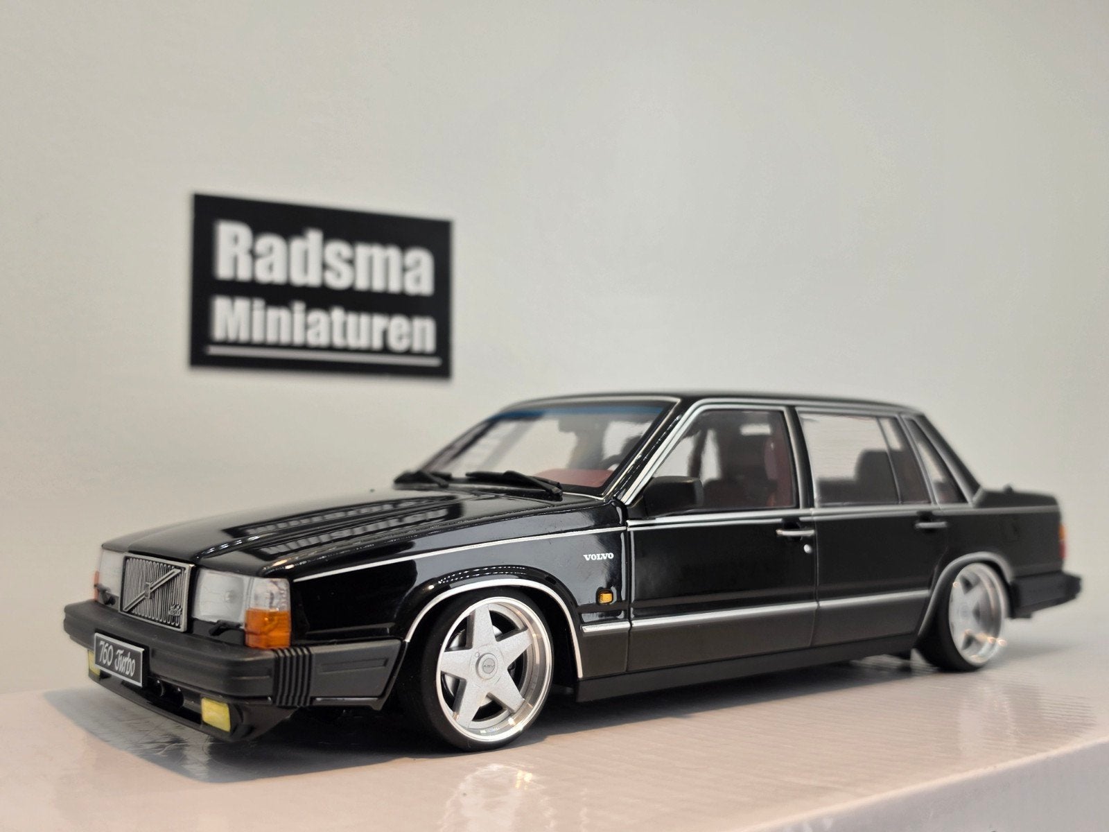 Volvo 760 Turbo - Verlaagd/AZEV A - 1:18 T9 Radsma Custom, Overige merken, Nieuw, Triple9 Custom by Radsma Miniaturen, Ophalen of Verzenden