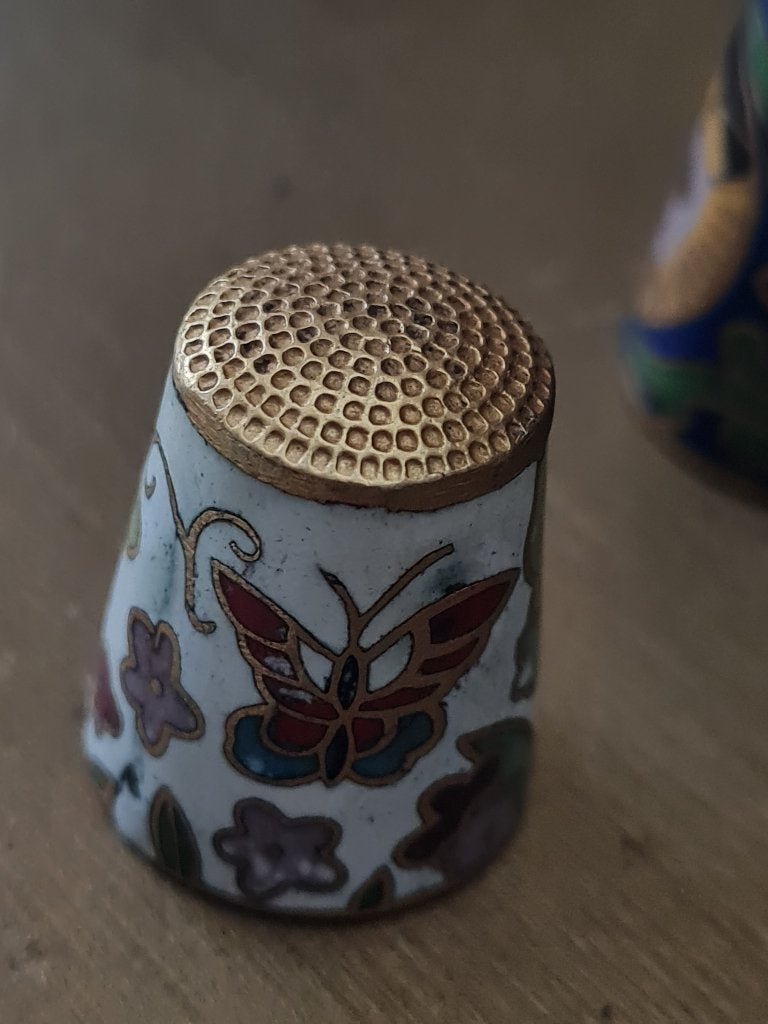 Vintage Cloisonné vingerhoed vlinder, Belle Vieille Brocante, Ophalen of Verzenden, Zo goed als nieuw, Jolandamonsieurs@gmail.com