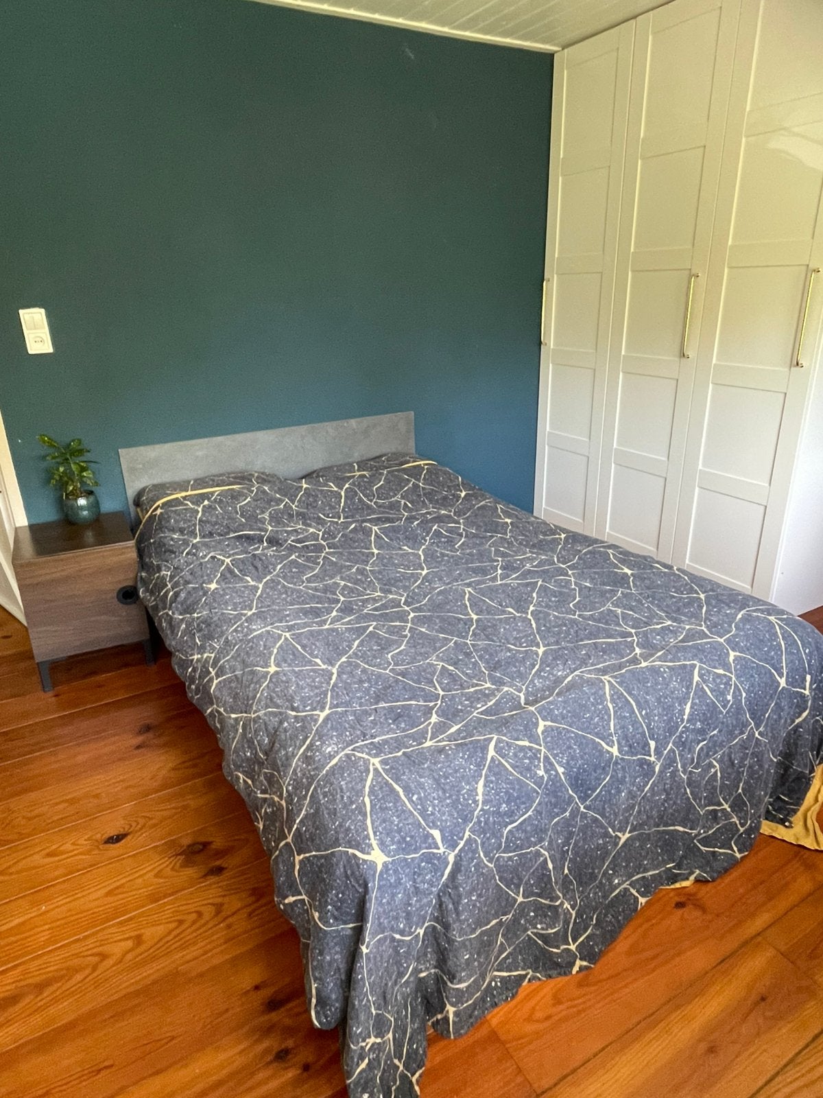 Gratis 140x200 ENGAN bed incl koudschuimmatras, Ophalen, Bruin, Tweepersoons, 140 cm