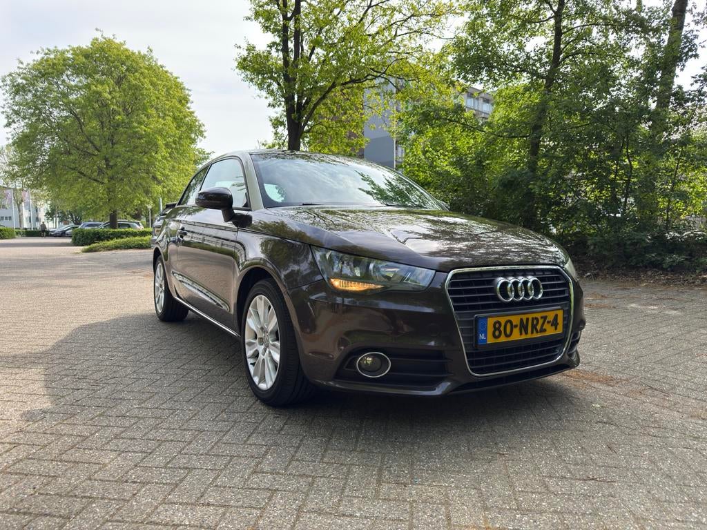Audi A1 1.4 Tfsi 90KW 2010 Bruin, Auto's, Audi, Voorwielaandrijving, A1, Bruin, 4 stoelen