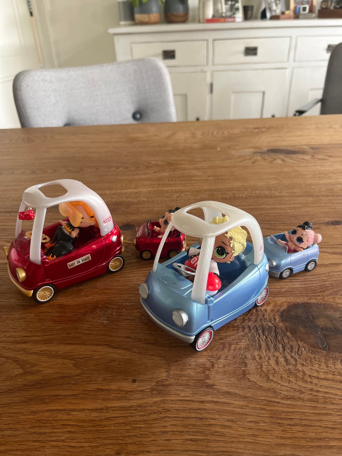 LOL Surprise auto's met poppen, Ophalen of Verzenden, Gebruikt