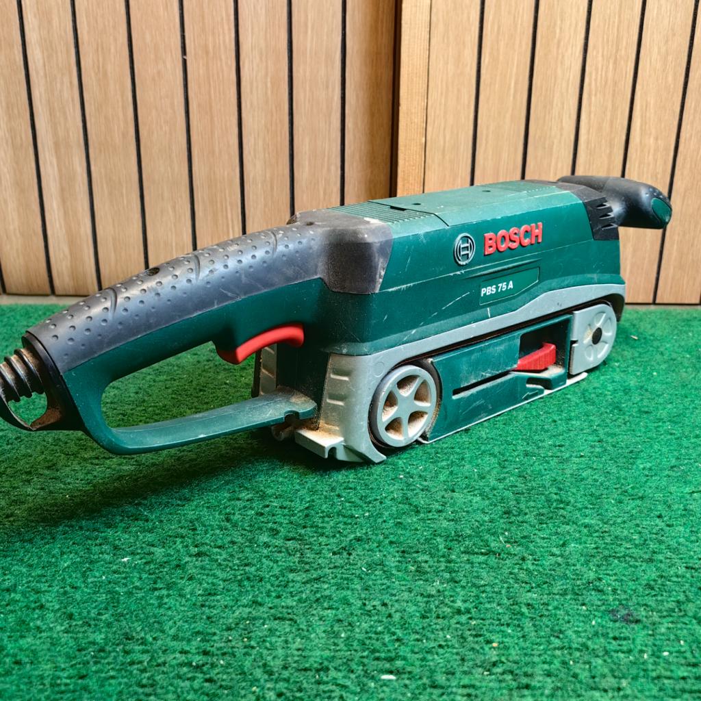 Bosch pbs75A Schuurmaschine - In Nette Staat, Bosch, Zo goed als nieuw, Support@bosch.com, Robert Bosch GmbH
Robert-Bosch-Platz 1
70839 Gerlingen-Schillerhöhe
Germany