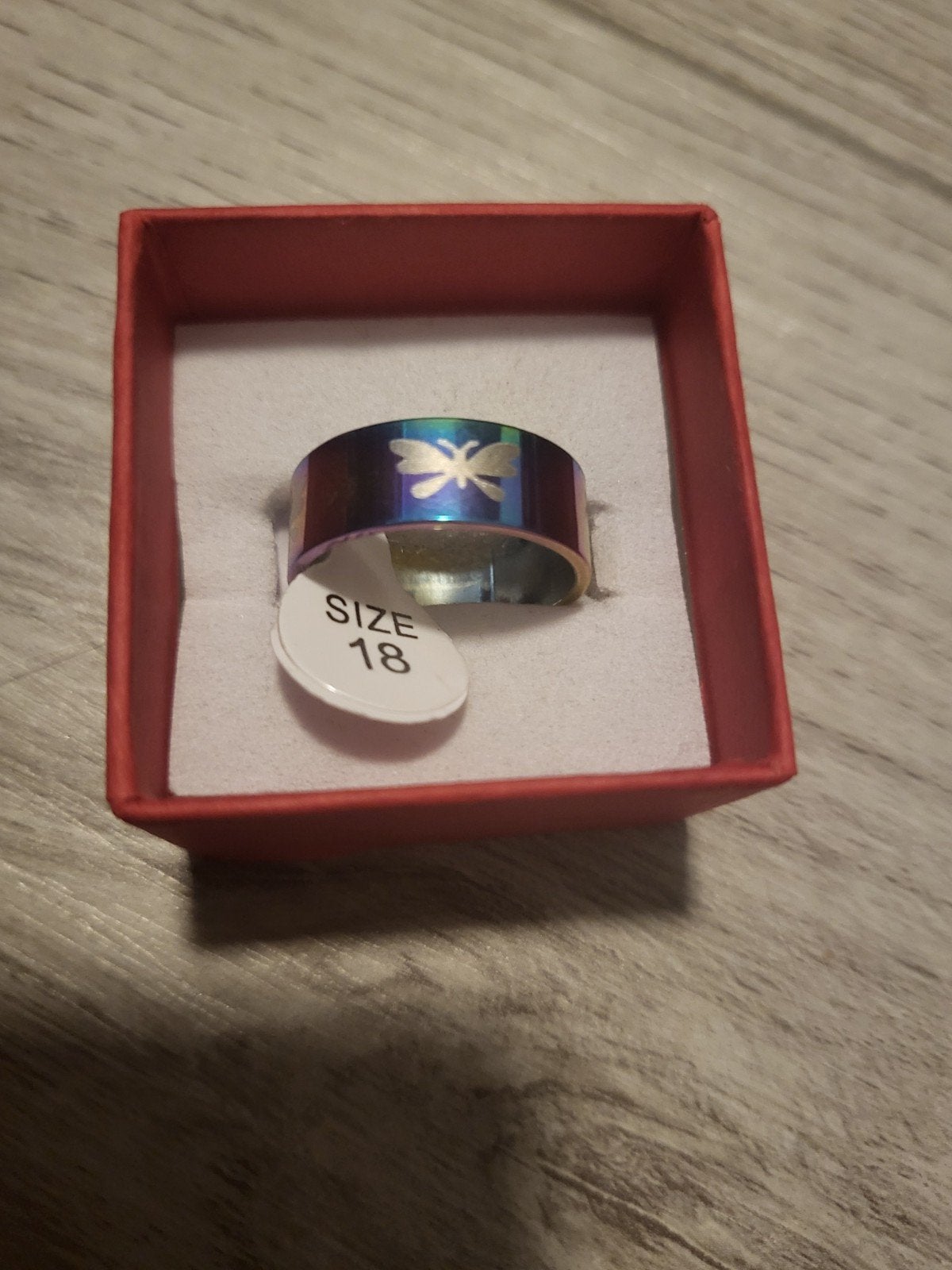 Nieuwe regenboogkleurige ring met vlinder, maat 18, 18 tot 19, Overige kleuren, IJzer of Staal, Nieuw