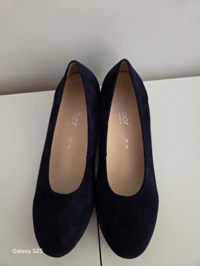 Gabor Comfort donkerblauwe suède pumps - Maat 40.5, Schoenen met lage hakken, Blauw, Gabor, Ophalen of Verzenden