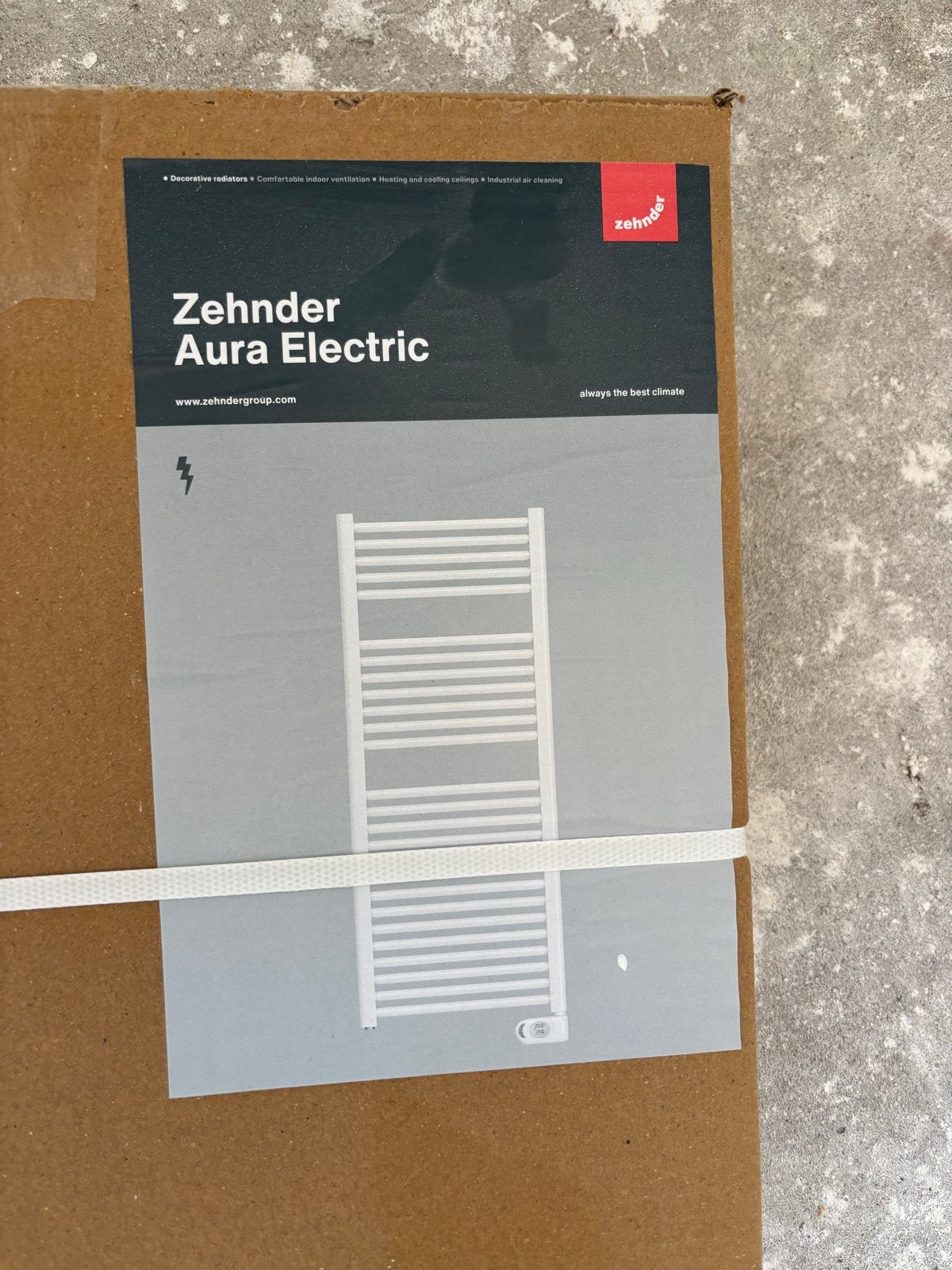 Zehnder Aura Electric handdoekradiator - Nieuw in doos, Doe-het-zelf en Verbouw, Verwarming en Radiatoren, Ophalen, Radiator, Nieuw