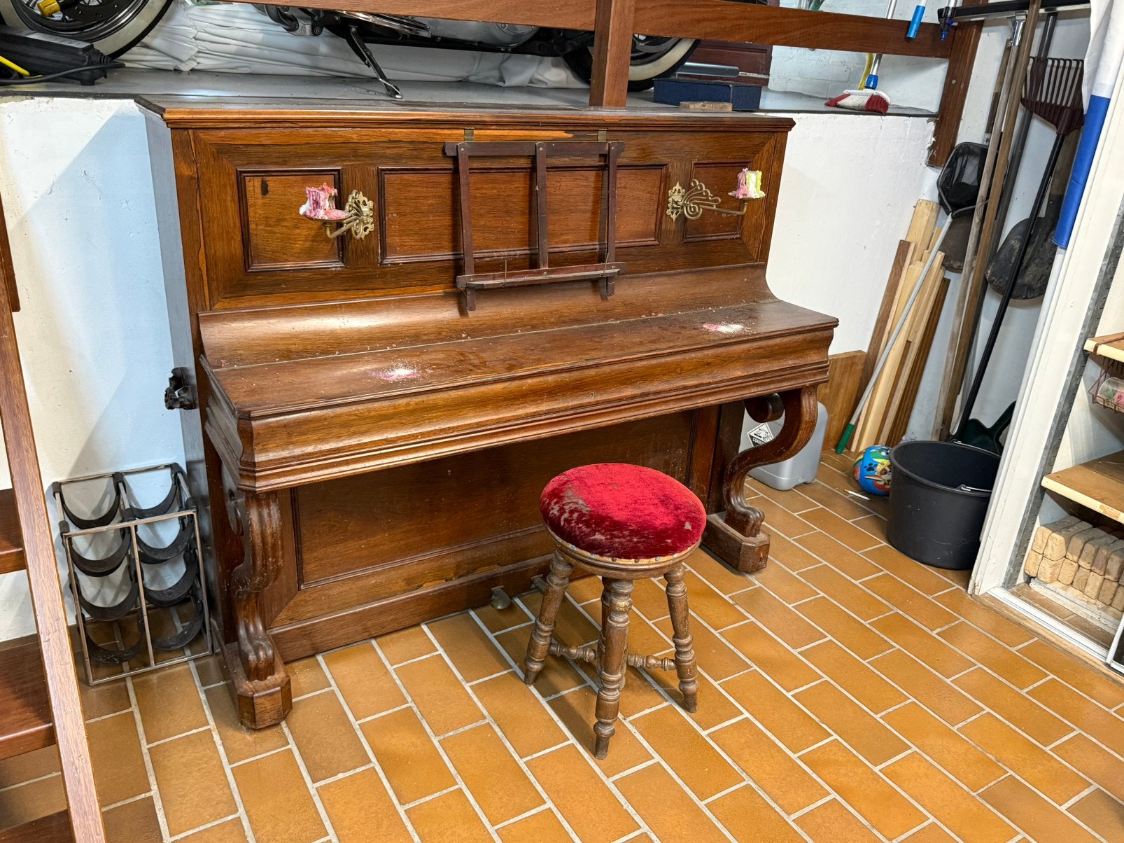 Piano met kruk, Ophalen, Zo goed als nieuw, Bruin