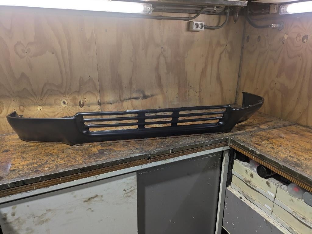 onderbumper hilux 5   89-97 type N8, Voor, Nieuw, Ophalen of Verzenden, Toyota