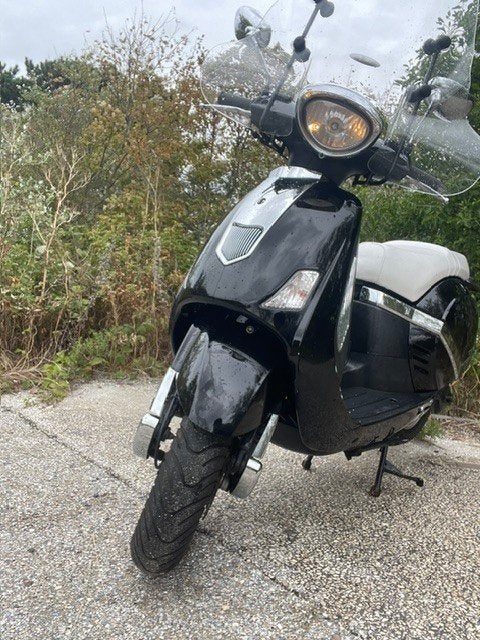 Znen Snor Scooter - Bouwjaar 2009 - Slechts 2.500 km, Fietsen en Brommers, Snorfietsen en Snorscooters, Zo goed als nieuw, Benzine