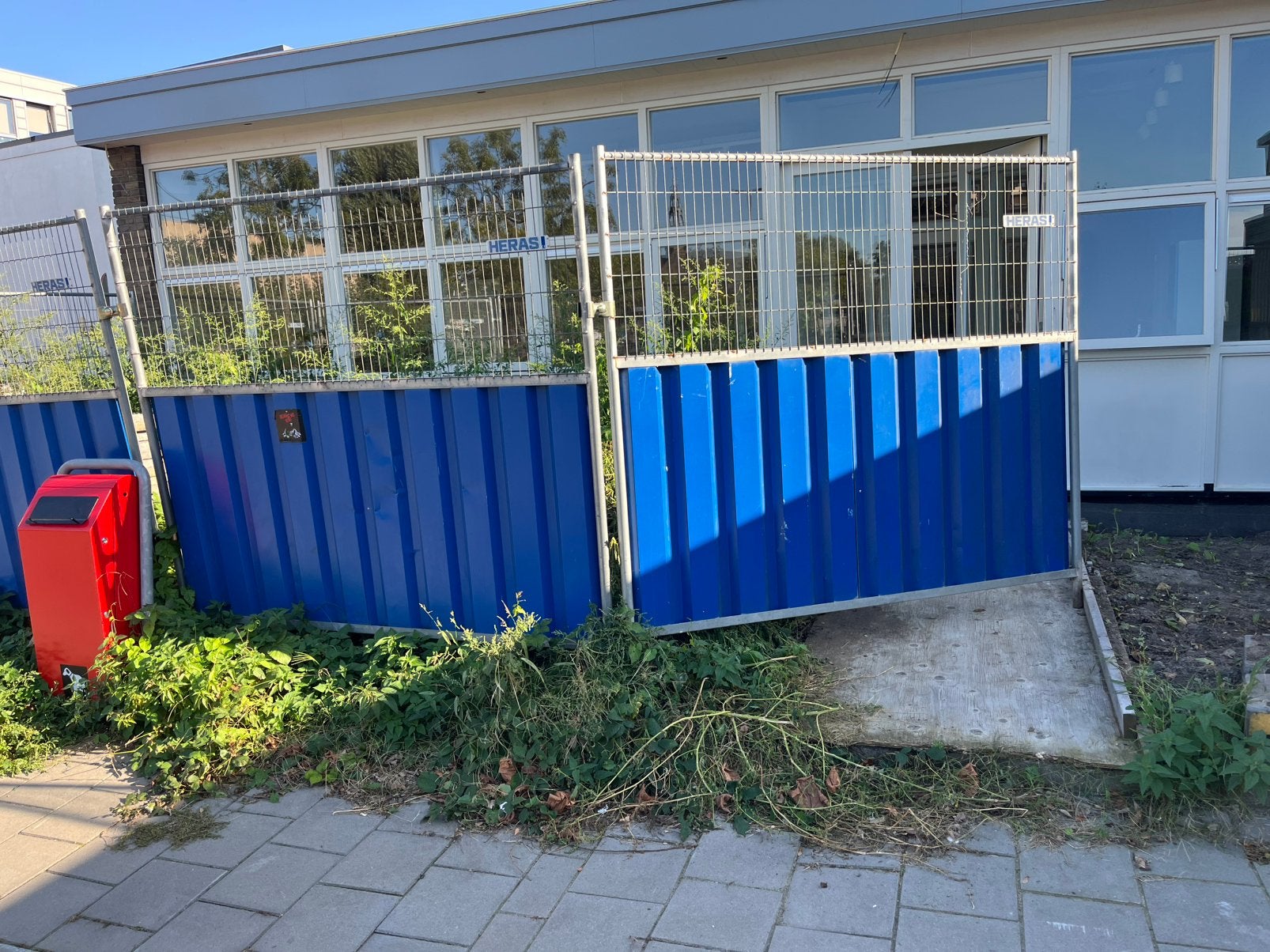 Heras bouwplaats hekken 6 stuks met blokken, klemmen, Ophalen, Zo goed als nieuw