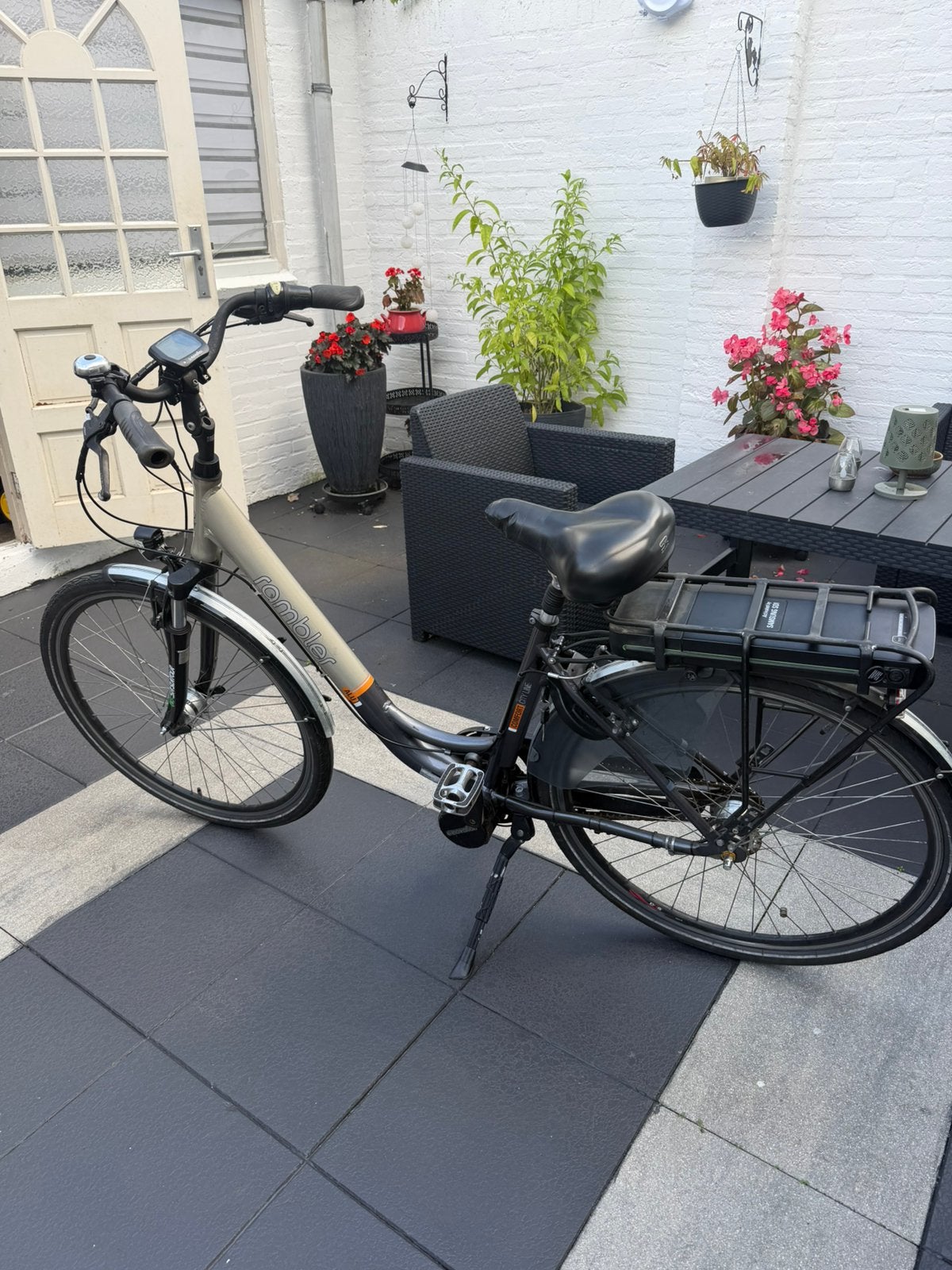 Defecte fiets, Fietsen en Brommers, Fietsen | Dames | Damesfietsen, Ophalen of Verzenden, Zo goed als nieuw, Overige merken