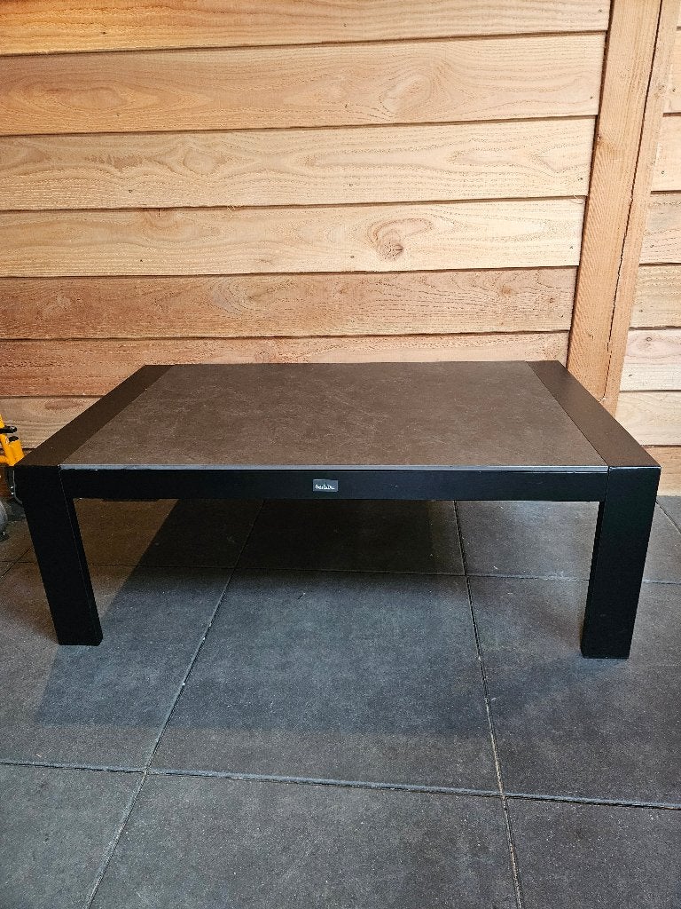 Tuintafel, Ophalen, Zo goed als nieuw