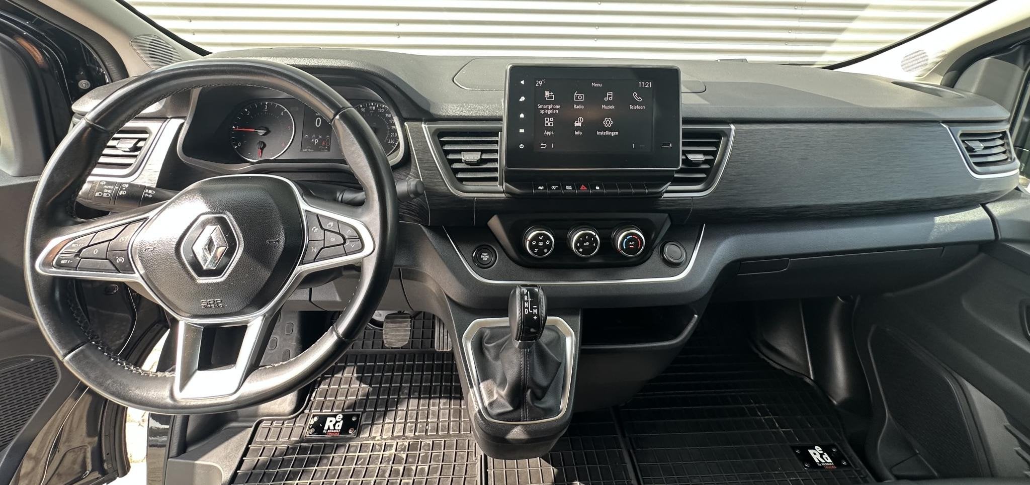 Renault Trafic 2.0 Blue dCi 150pk L2H1 Dubble cabine DC, Auto's, Stof, Gebruikt, Euro 6, 4 cilinders