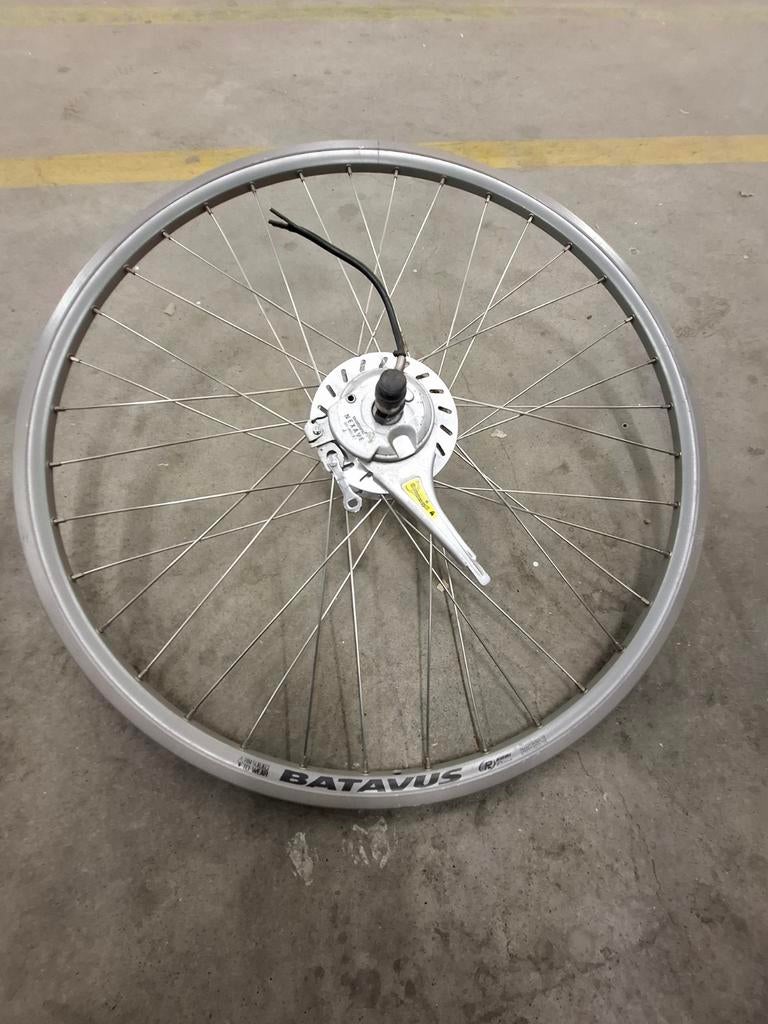 Batavus Elektrisch Voor wiel 28 inch met 3-Pens Aansluiting, Ophalen of Verzenden, Gebruikt, Wiel, Batavus