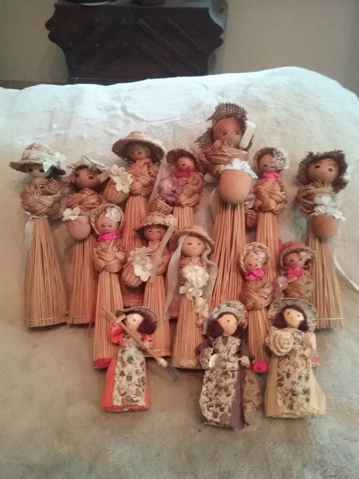 BIJZONDERE POPPETJES GEMAAKT VAN RAFFIA EN STRO, Ophalen of Verzenden