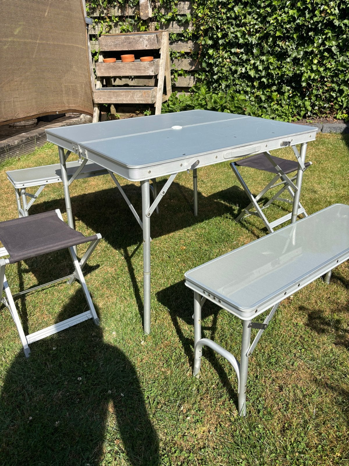 Opvouwbare campingtafel met bankjes en stoeltjes 6 persoons, Caravans en Kamperen, Kampeeraccessoires, Ophalen, Gebruikt