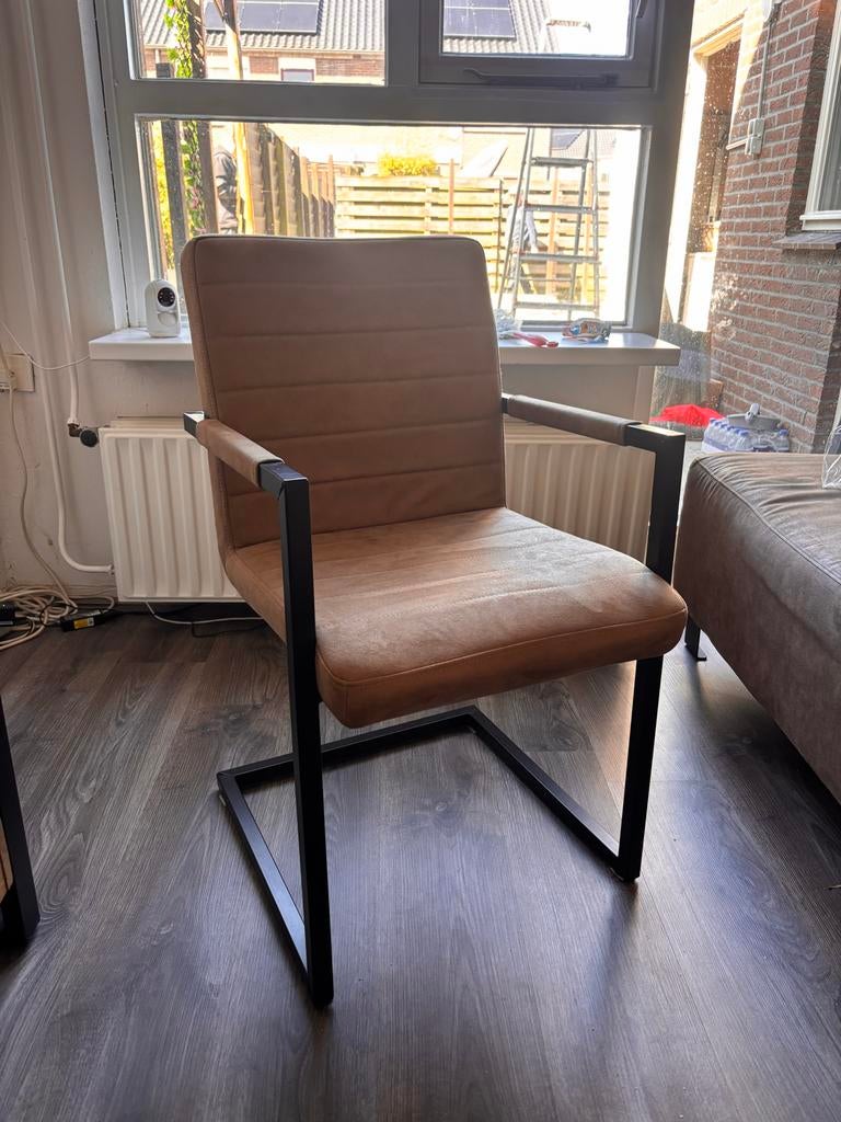 4 stuks zo goed als nieuwe eetkamerstoelen, Bruin, Ophalen of Verzenden, Zo goed als nieuw, Vier