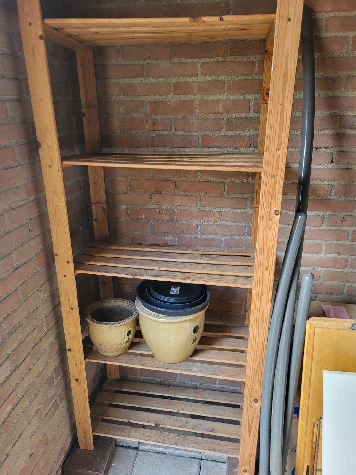 Houten stellingkast voor opslag in schuur of garage, Ophalen, Gebruikt