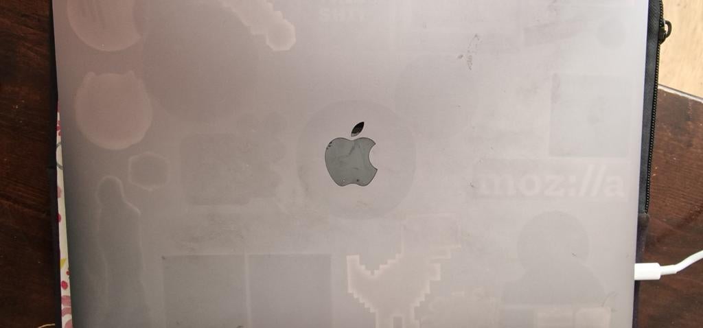 MacBook pro 15" 2017 quad core i7, 1 tb ssd, MacBook Pro, 1 TB of meer, 2 tot 3 Ghz, 8 GB