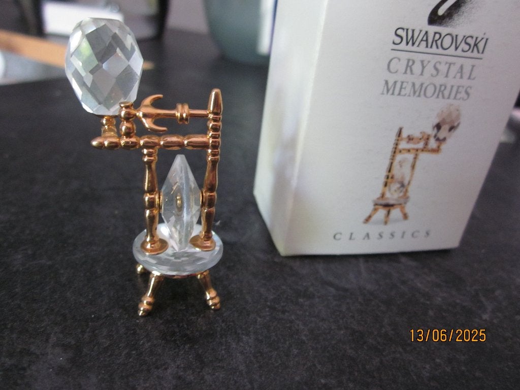 Swarovski Memorie's Spinnewiel incl.doos & cerrtificaat, Ophalen of Verzenden, Nieuw, Figuurtje