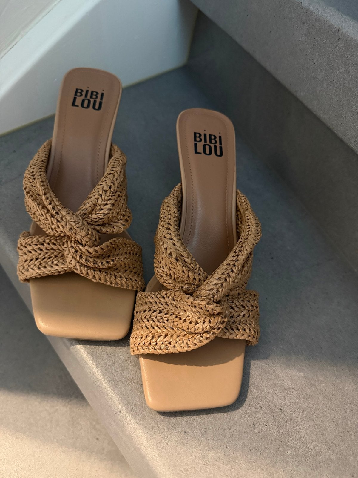 Bibi Lou Sandalen met hak - Zo goed als nieuw, Ophalen, Zo goed als nieuw, Beige, Sandalen of Muiltjes