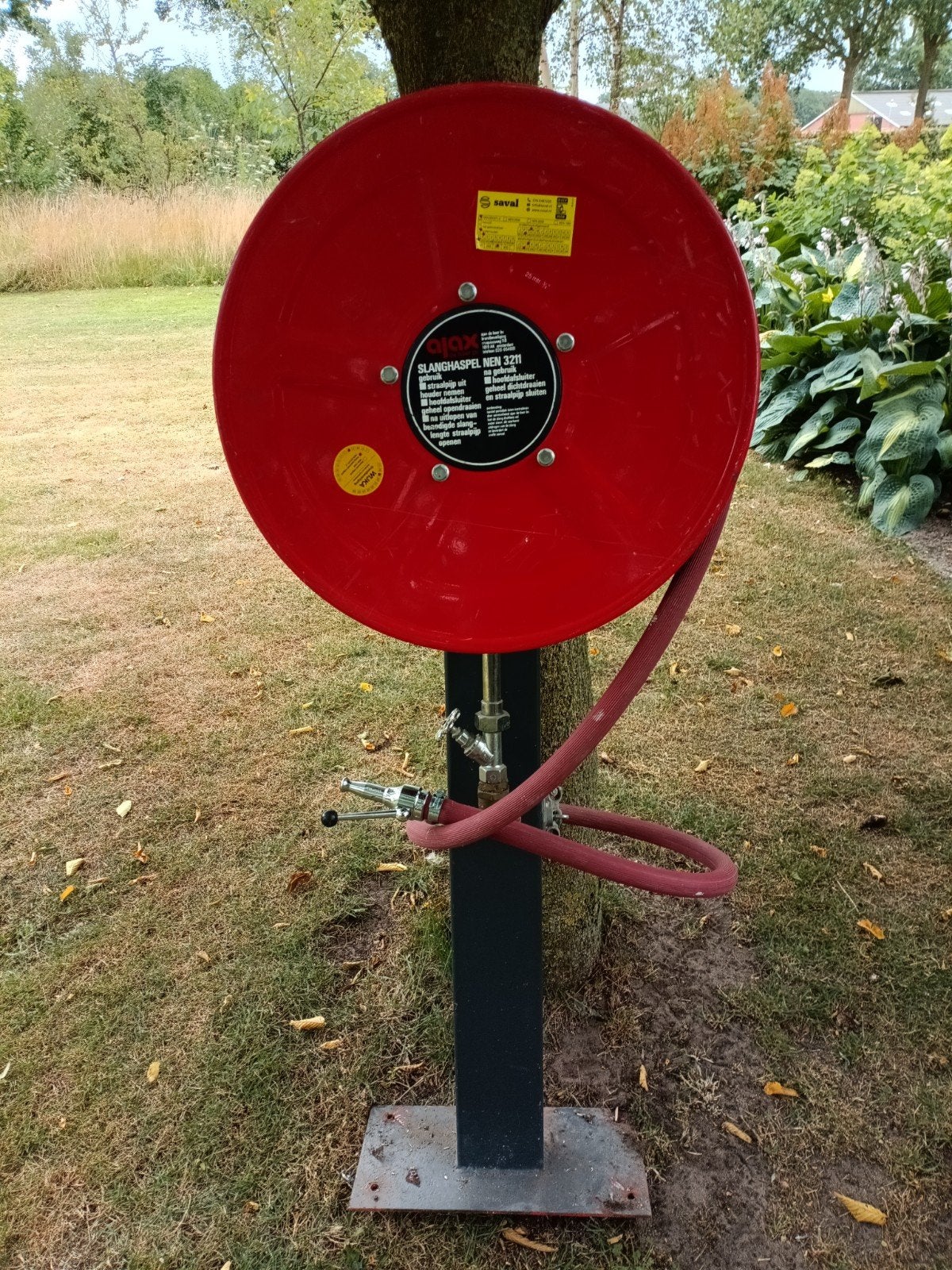 Tuin- of brandslanghaspel op stalen paal., Ophalen, Gebruikt, Tuinslanghaspel