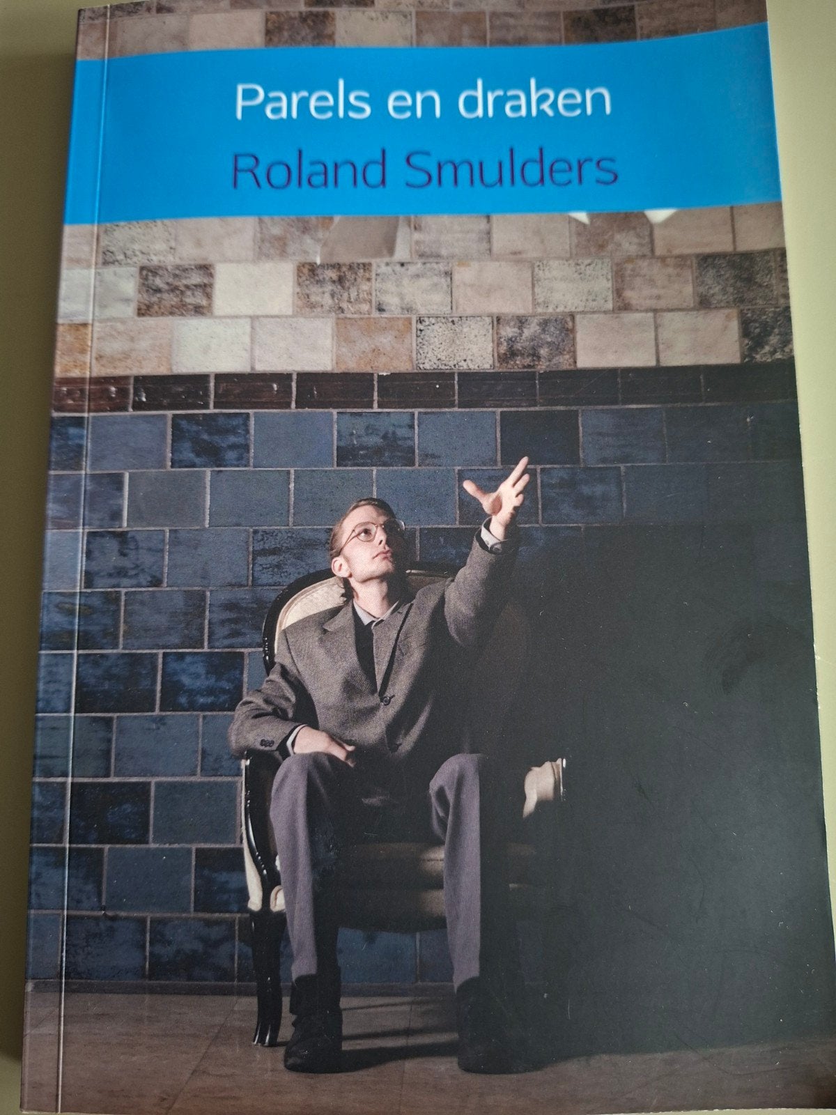 Parels en draken - Roland Smulders, Ophalen of Verzenden, Gelezen, Roland Smulders, Nederland