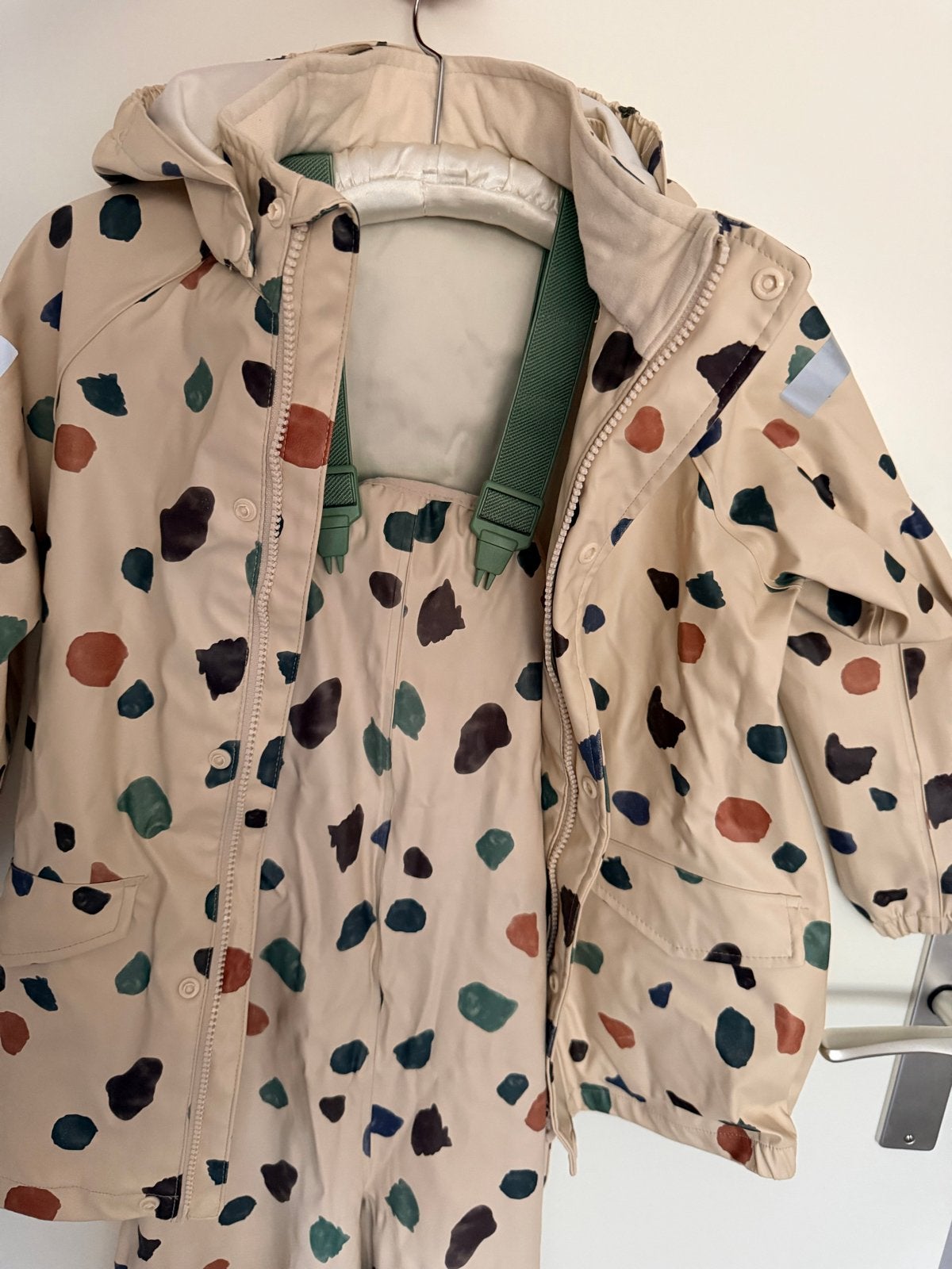 H&M regenpak (jas en broek) met stippenpatroon, Ophalen of Verzenden, Zo goed als nieuw, Jongen of Meisje, Setje