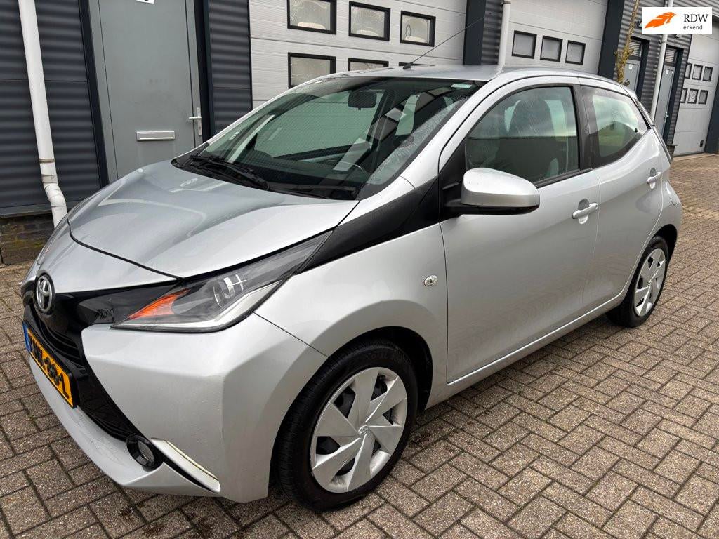 Toyota Aygo 1.0 VVT-i x-play camera airco nieuwe a.p.k, Auto's, Toyota, Bedrijf, Te koop, Aygo, ABS, Achteruitrijcamera, Airbags
