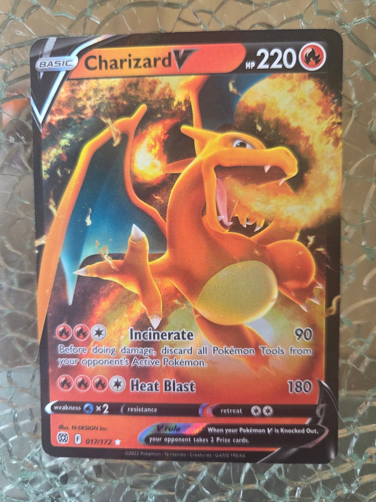 Charizard V Pokémon Kaart - Basic HP220, Ophalen, Zo goed als nieuw, Losse kaart
