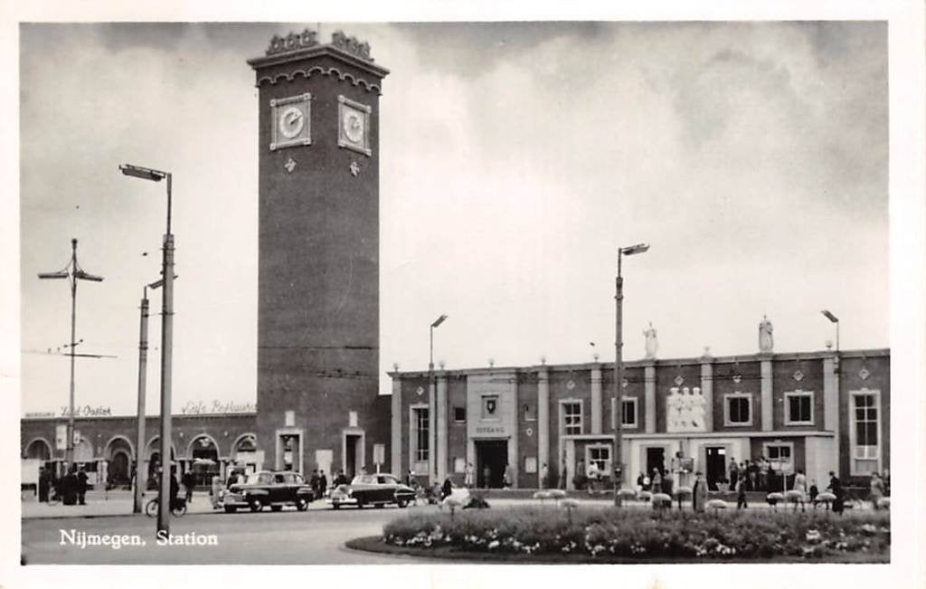 Nijmegen Station 1955 Spoorwegen, Ophalen of Verzenden, 1940 tot 1960, Gelopen, Gelderland