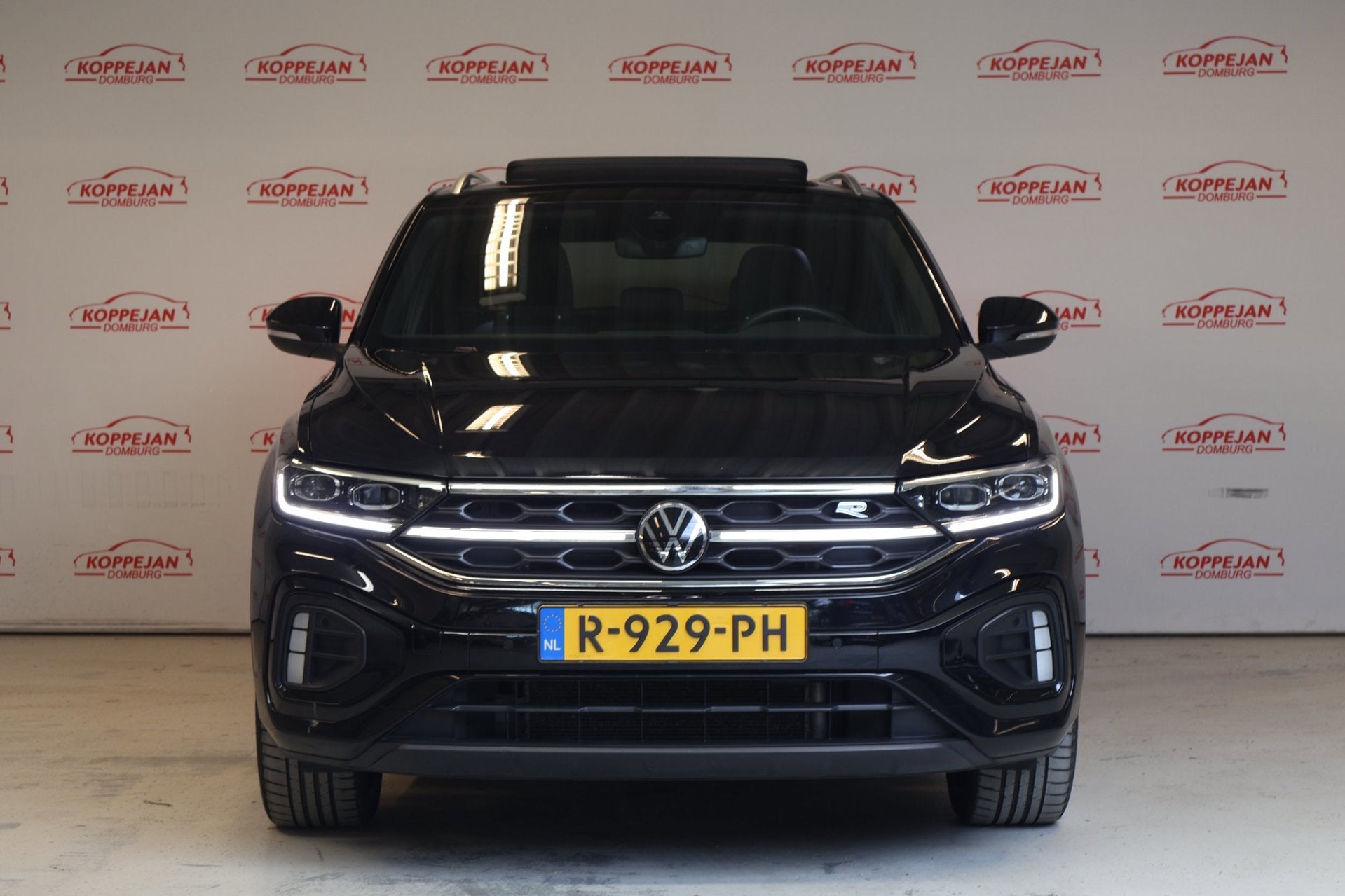 Volkswagen T-Roc 1.5 TSI R-Line NL auto, IQ LED, Pano, Keyle, Dealer onderhouden, Stof, 4 cilinders, 150 pk
