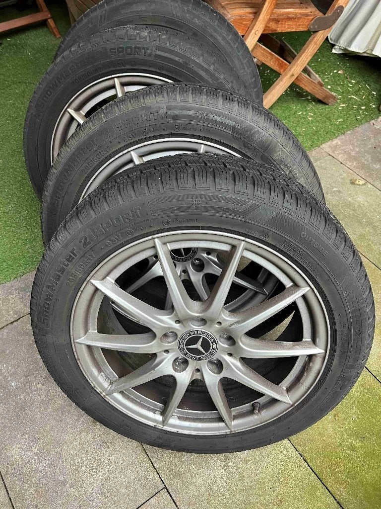 Mercedes winterbanden 17 Inch A,B CLA 205/50/R17  6.5Jx17H2, Ophalen, Gebruikt, Banden en Velgen, 17 inch