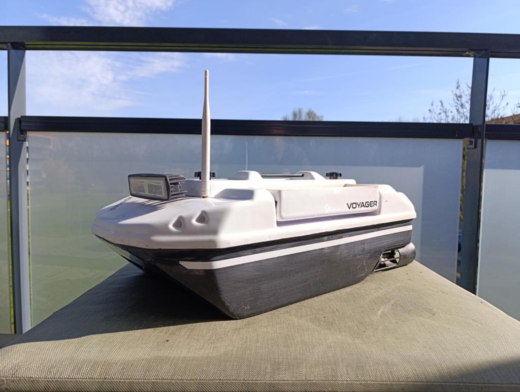Voyager voerboot met Deeper Chirp+, Ophalen, Gebruikt, Complete set