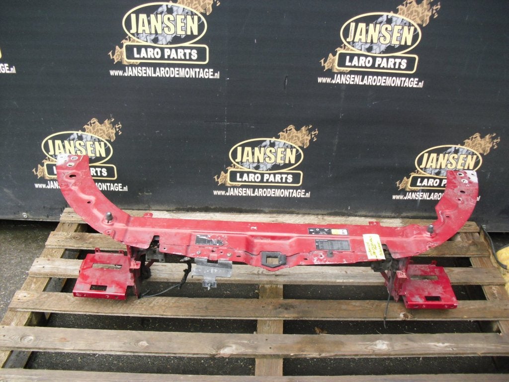 Range Rover Evoque L538 front slot bumper LR027494, Ophalen of Verzenden, Groenstraat 31B, Bumper, Jansen Laro Parts