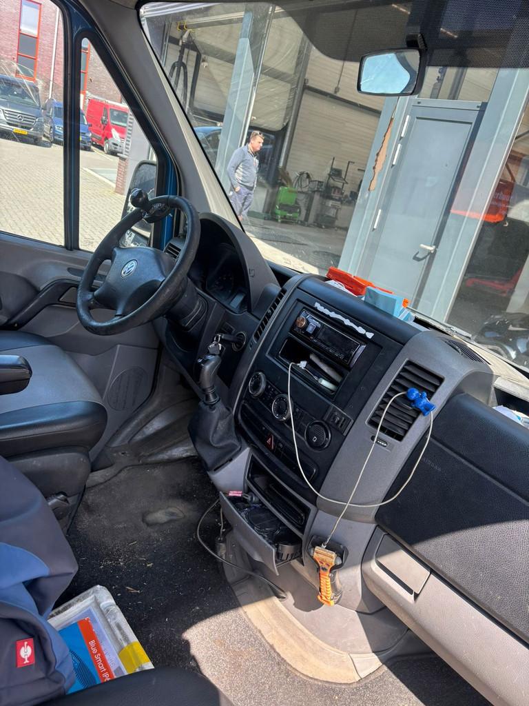 Volkswagen Crafter 46 2.5 TDI L2 DC / Kraan / Radio, Achterwielaandrijving, Gebruikt, 163 pk, Origineel Nederlands