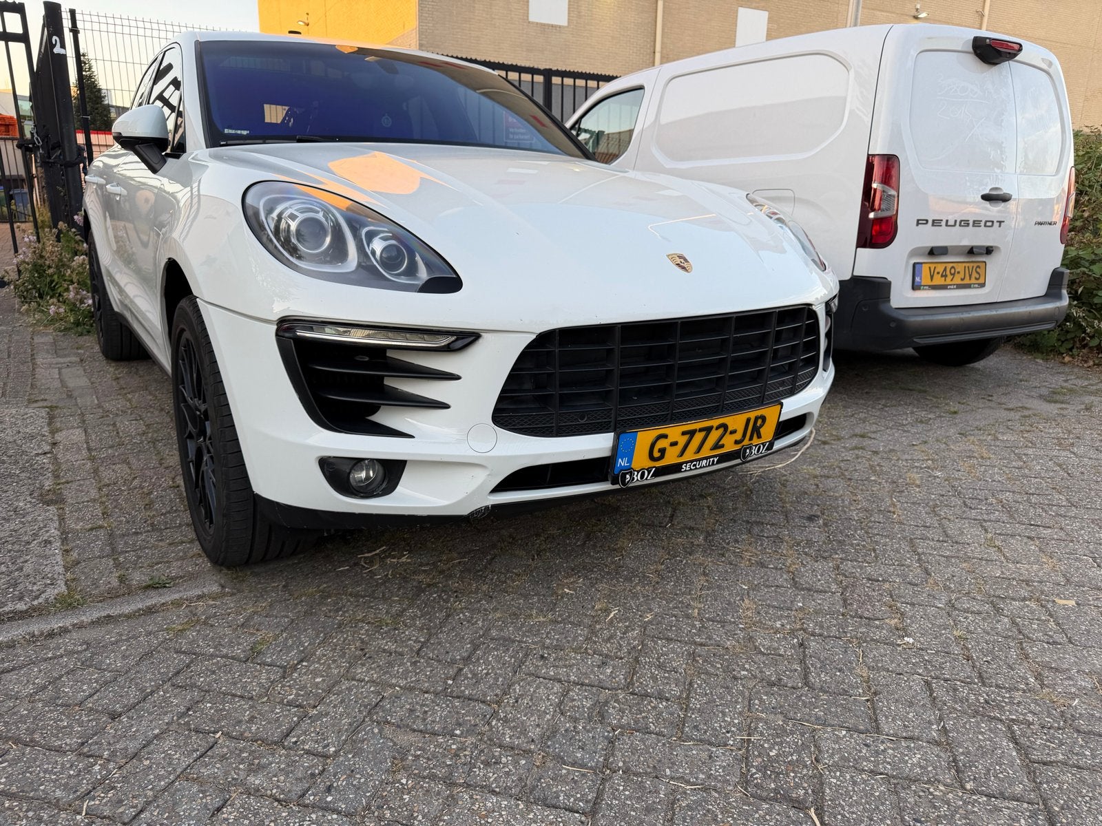 Voorbumper Porsche Macan - Lichte schade, zonder verlichting, Ophalen, Gebruikt, Voor, Porsche@