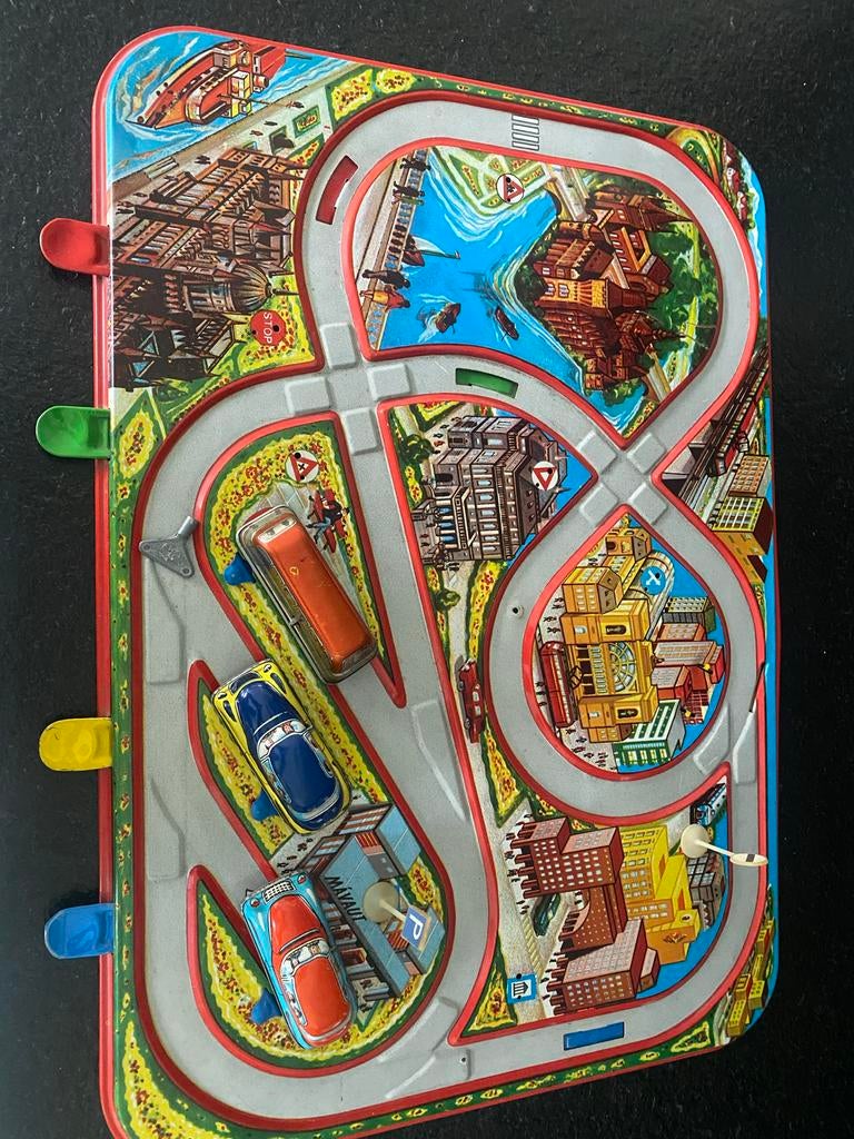 Vintage blikken verkeersbord met auto's, Hungariaj, Antiek en Kunst, Antiek | Speelgoed, Ophalen of Verzenden