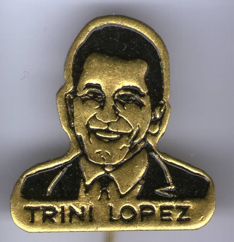 Trini Lopez zwart op koper zanger speldjes( S_107), Verzamelen, Verzenden, Zo goed als nieuw, Figuurtje, Speldje of Pin