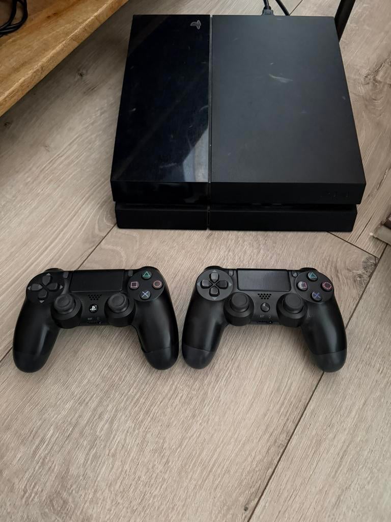 PlayStation 4, Ophalen, Zo goed als nieuw, Met 2 controllers, Original