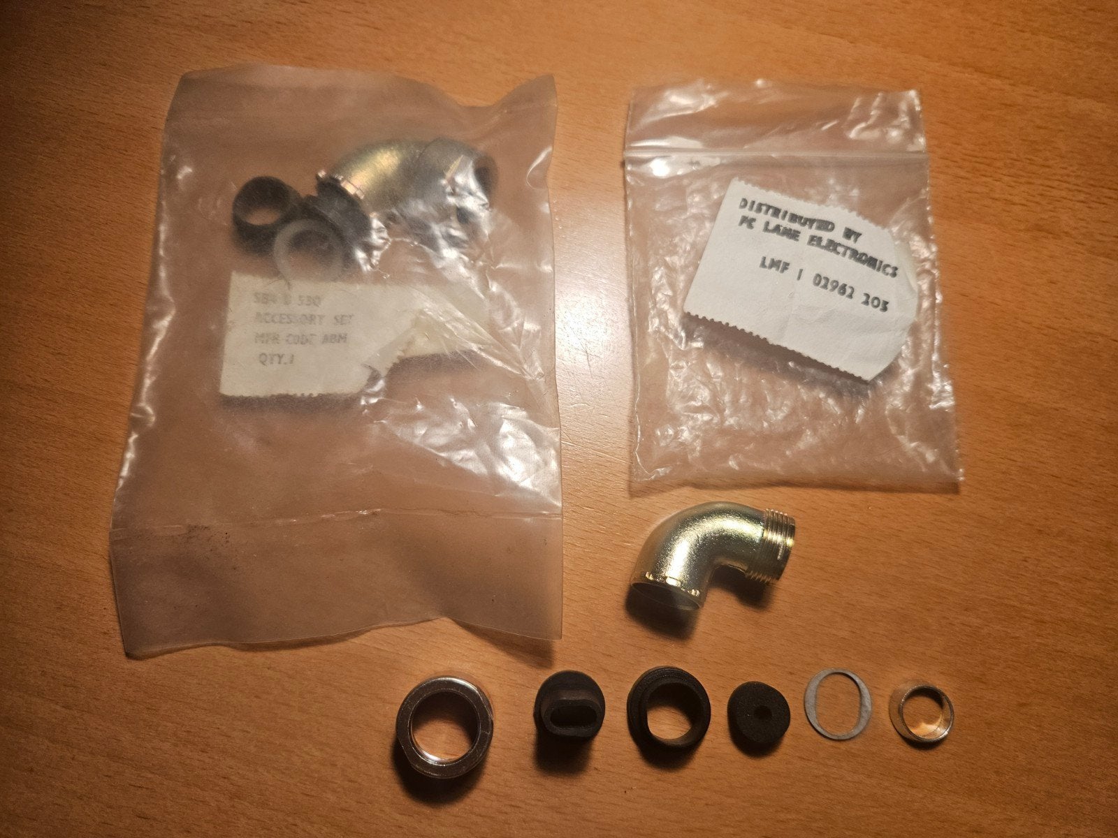 SB4-B-530 Accessory Set (MFR code: ABM) Connectors.  2 stuks, Ophalen of Verzenden, Nieuw